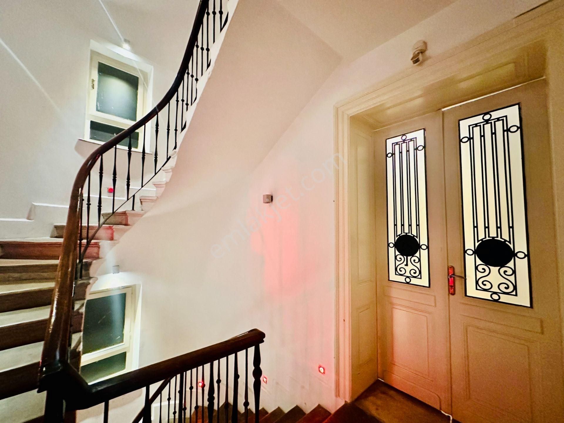 Beyoğlu Odakule'de, Kiralık Katlar Veya Komple Kiralık Bina - Görsel 6