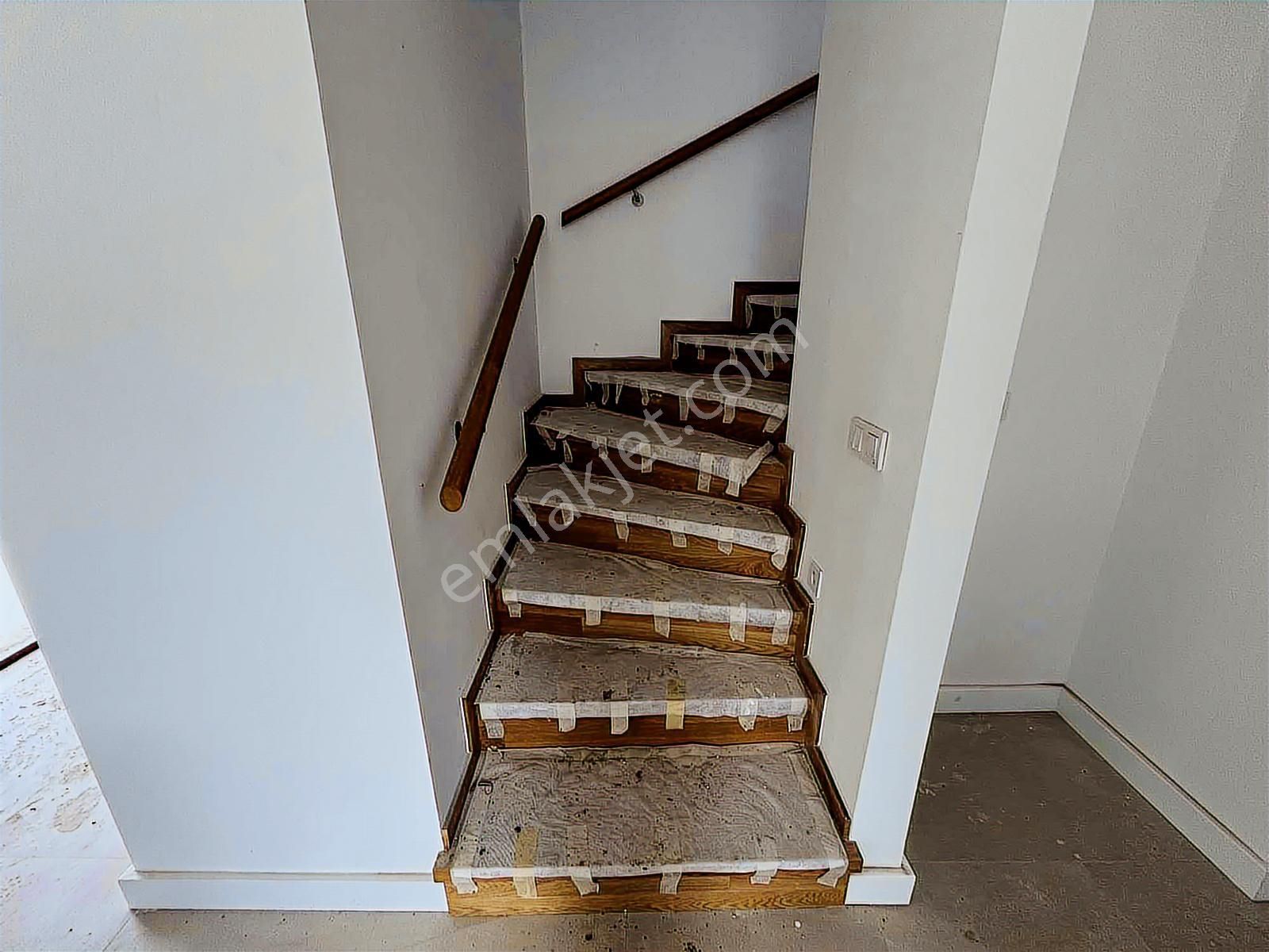 Gümüşlük Merkezde Müstakil Eşyasız 3+1 Kiralık Villa - Görsel 30