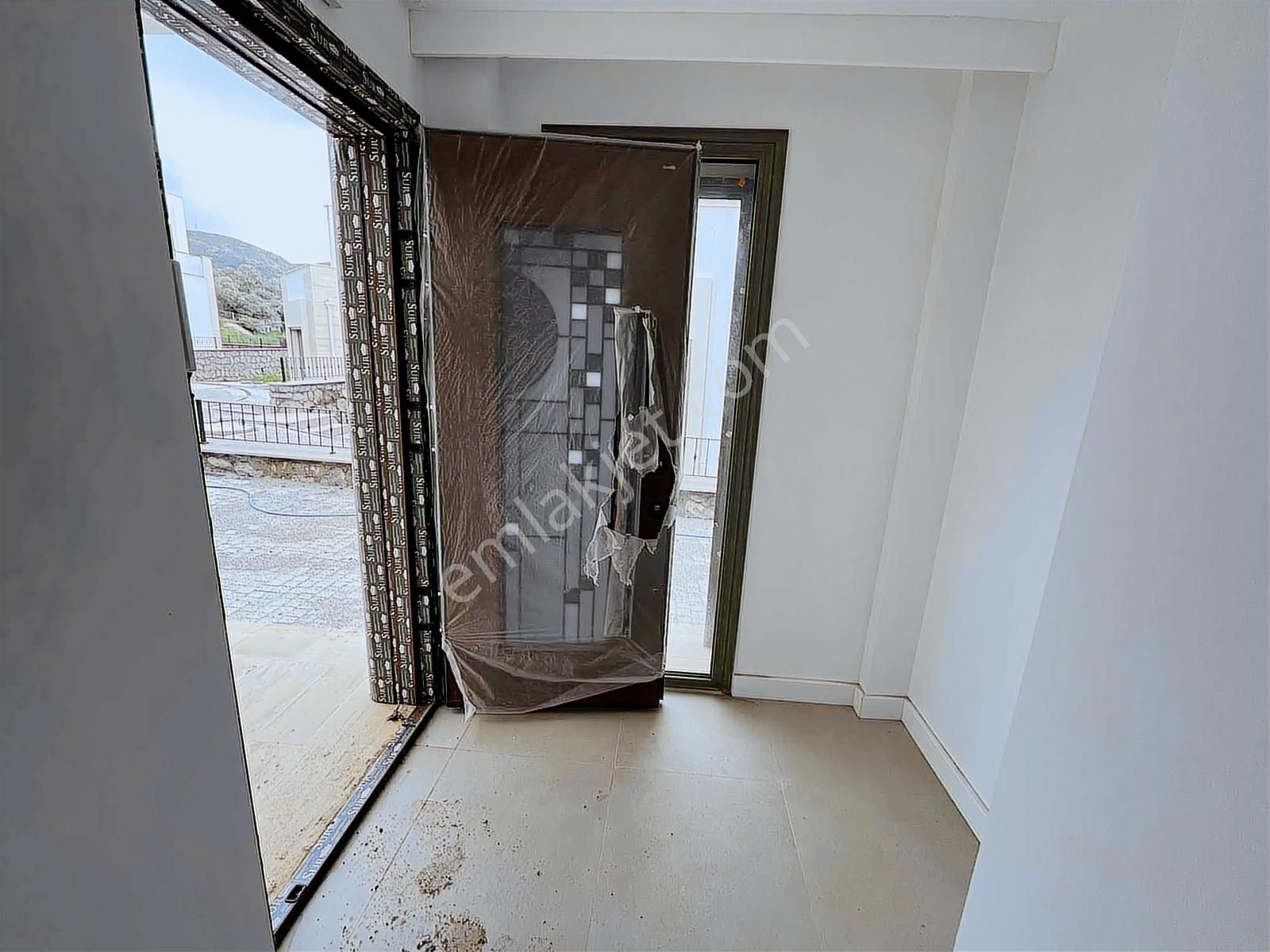 Gümüşlük Merkezde Müstakil Eşyasız 3+1 Kiralık Villa - Görsel 13