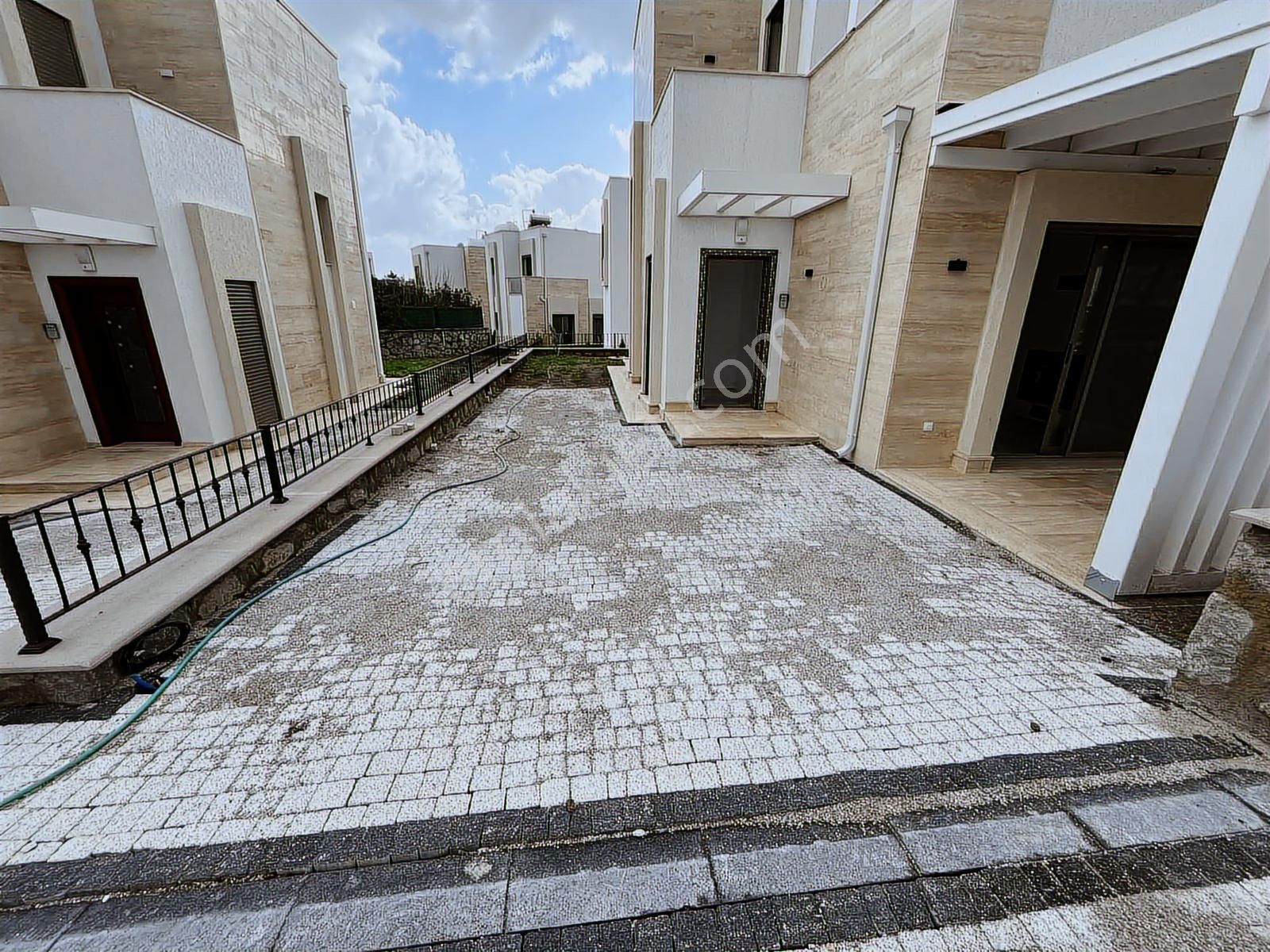 Gümüşlük Merkezde Müstakil Eşyasız 3+1 Kiralık Villa - Görsel 33