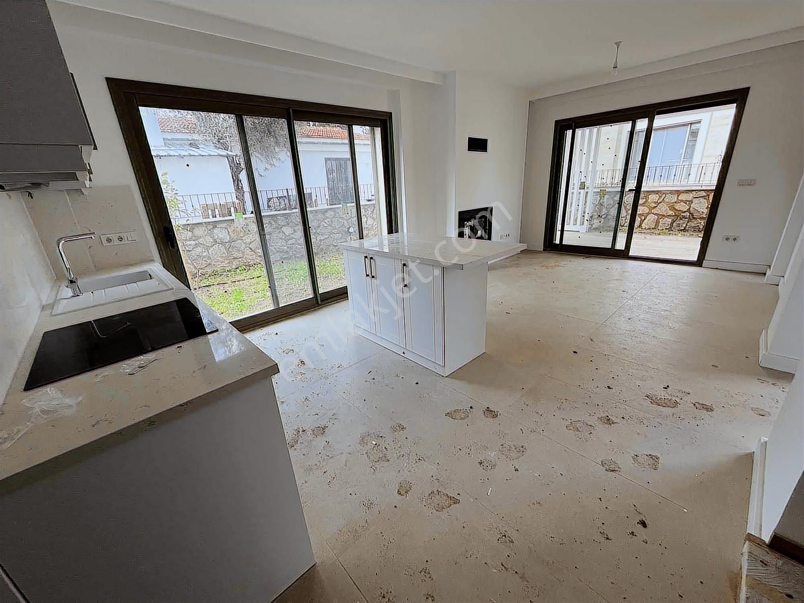 Gümüşlük Merkezde Müstakil Eşyasız 3+1 Kiralık Villa - Görsel 27