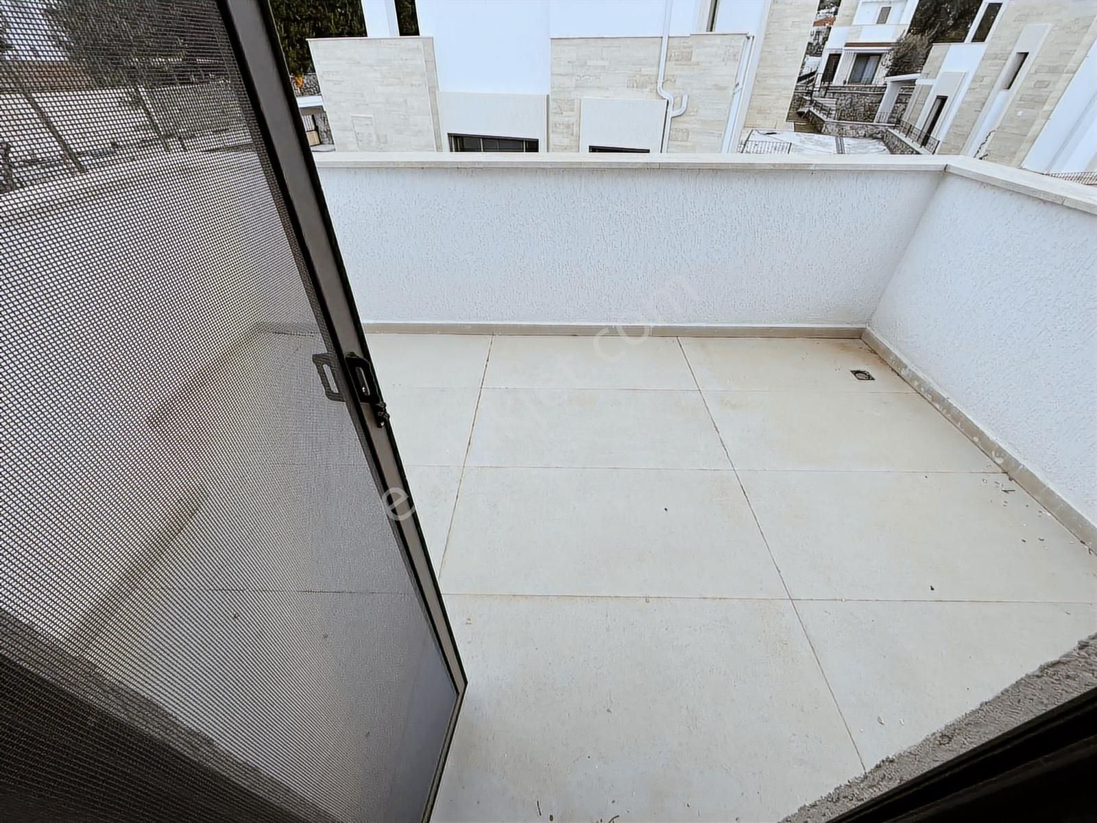 Gümüşlük Merkezde Müstakil Eşyasız 3+1 Kiralık Villa - Görsel 24