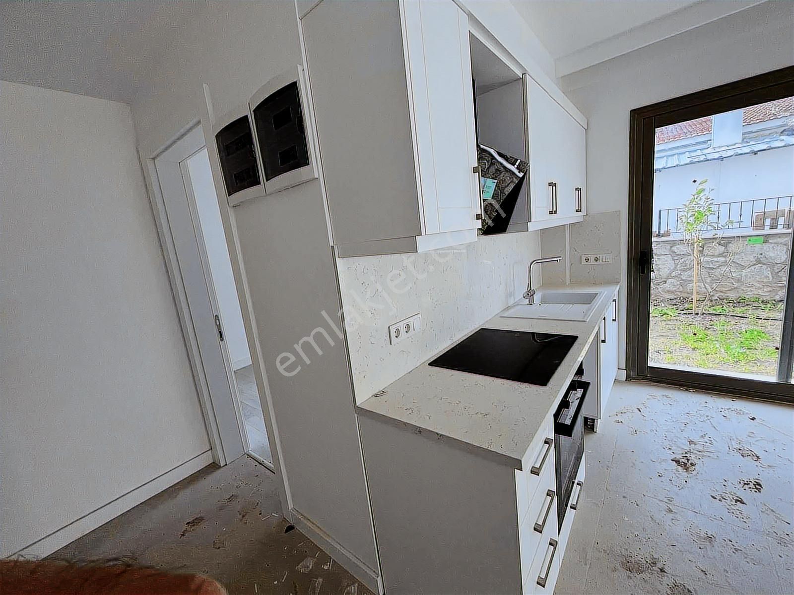 Gümüşlük Merkezde Müstakil Eşyasız 3+1 Kiralık Villa - Görsel 7