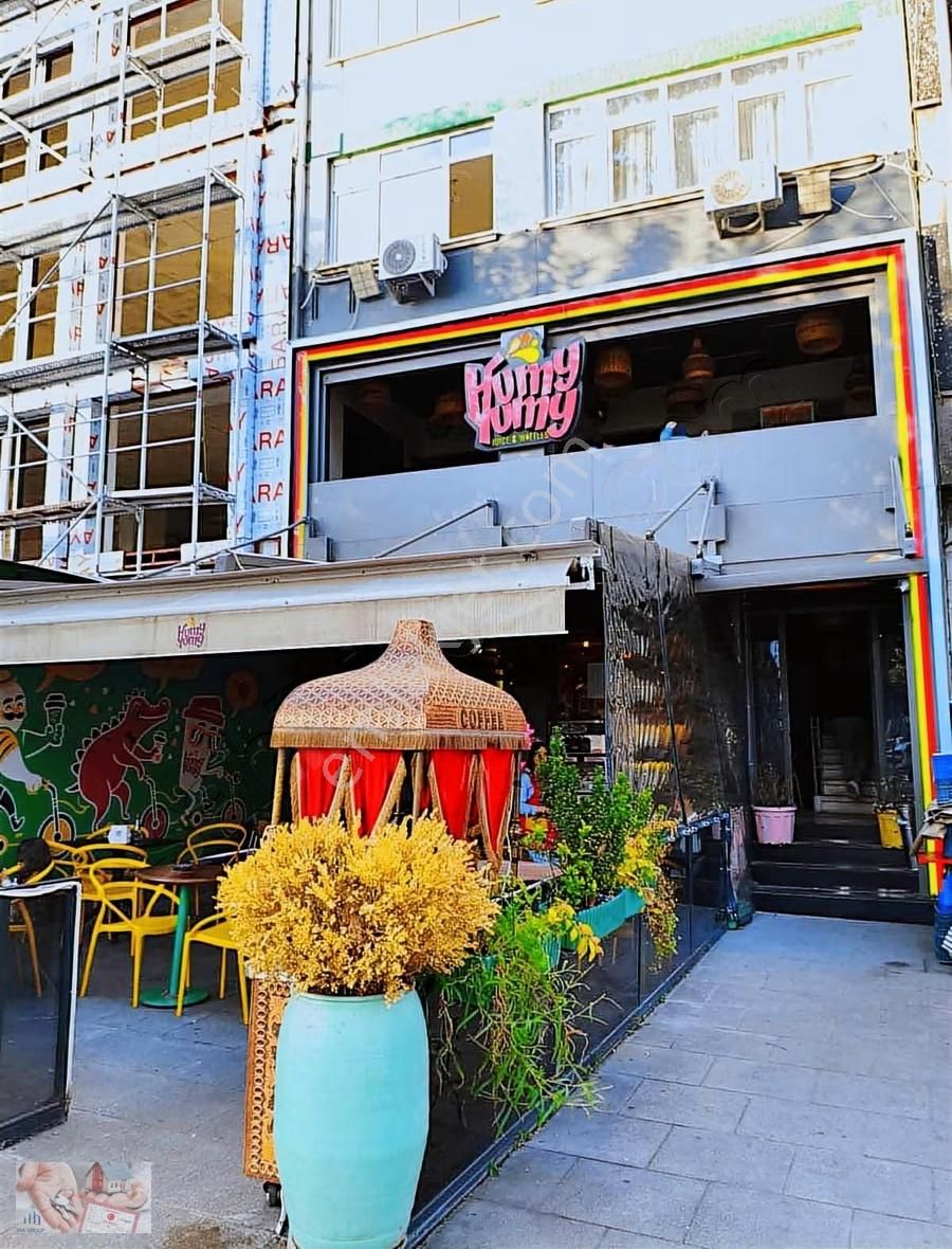 İstanbul Fatih Yusufpaşa Ana Caddede Satılık 3 Katlı Dükkan