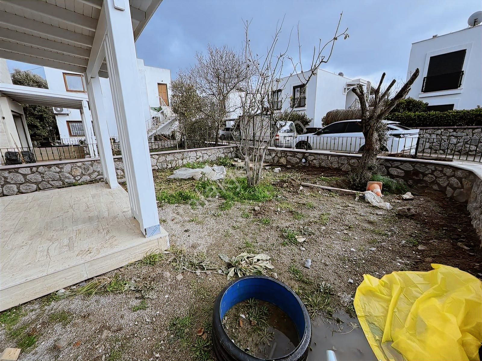 Gümüşlük Merkezde Eşyasız 2+1 Kiralık İkiz Dubleks Villa - Görsel 24