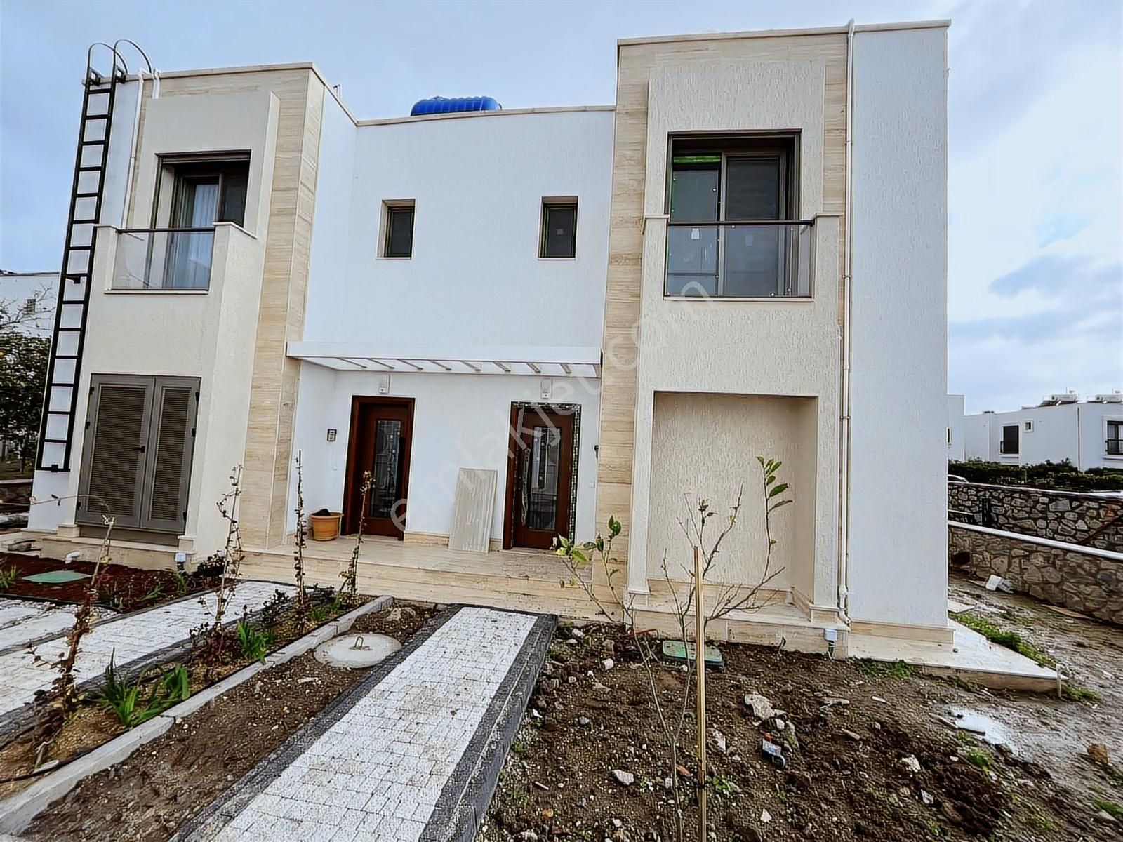 Gümüşlük Merkezde Eşyasız 2+1 Kiralık İkiz Dubleks Villa - Görsel 4