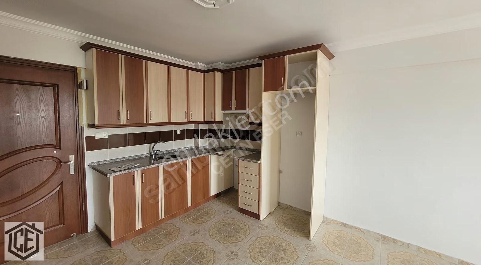 Ürkmez'de Plaja 200m, 1+1 50m² Satılık Daire - Görsel 9