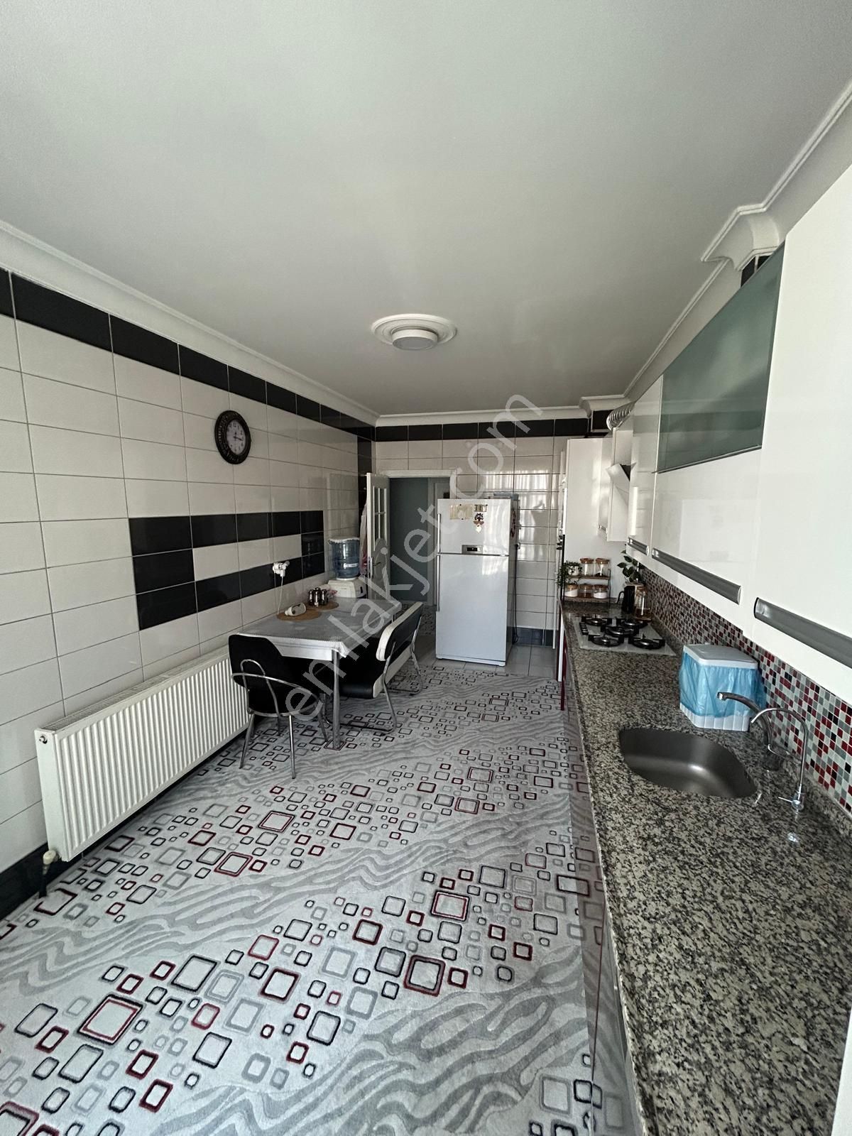 Edipoğlu Caddesi Sahibinden 3+1 Daire - Görsel 8