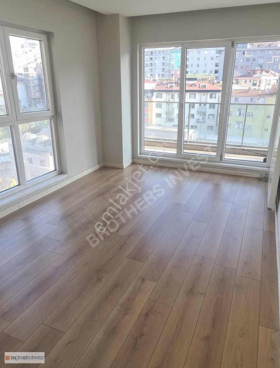 Brothers'tan Nef 11 Sitesinde Büyük Tip Boş Oturumluk 1+1 Daire - Görsel 3