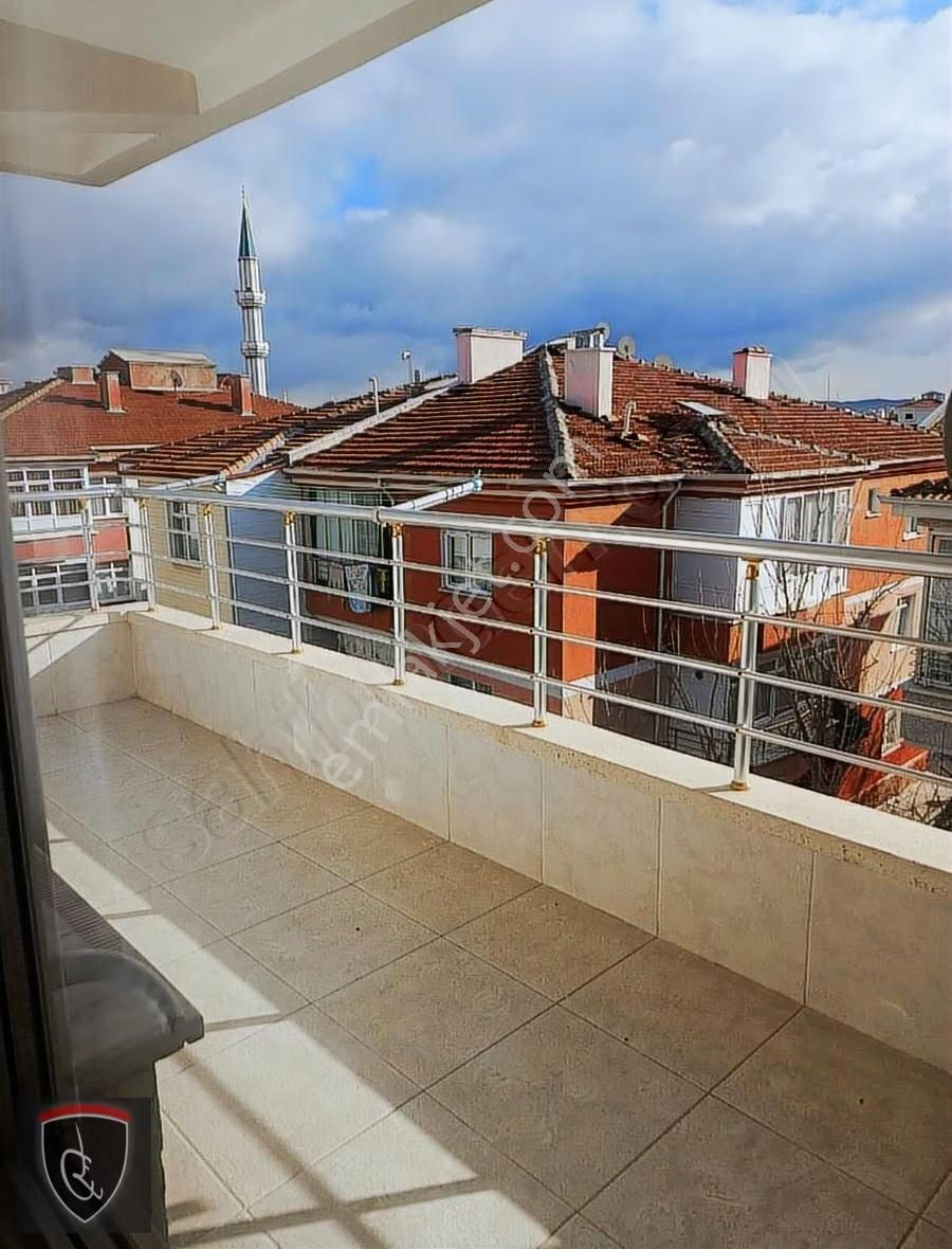 Fatih Mahallesinde Satılık 3+1 Daire - Görsel 2