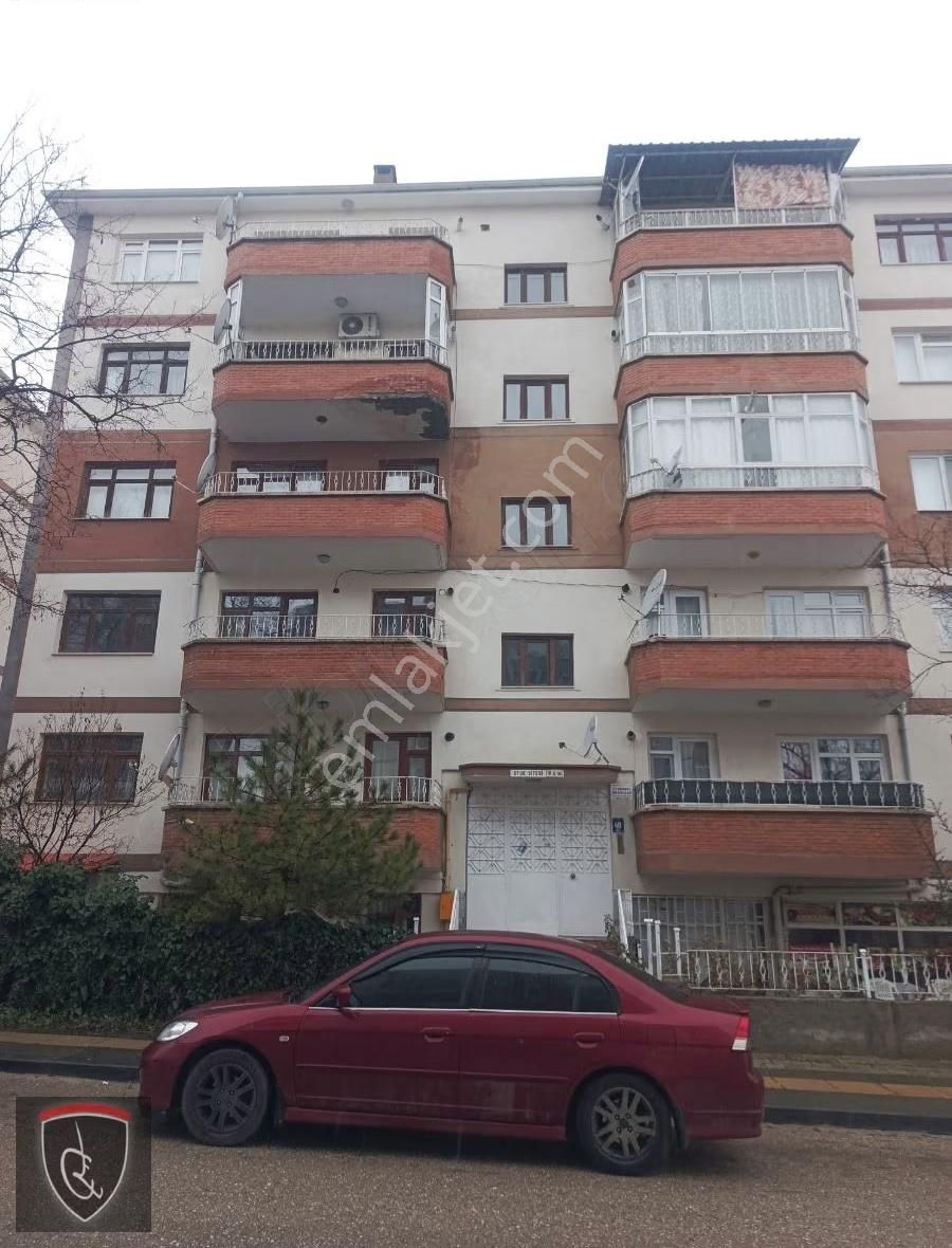 Şentepe Mahallesi Eski Hastane Yakını Satılık 3+1 Arakat Daire