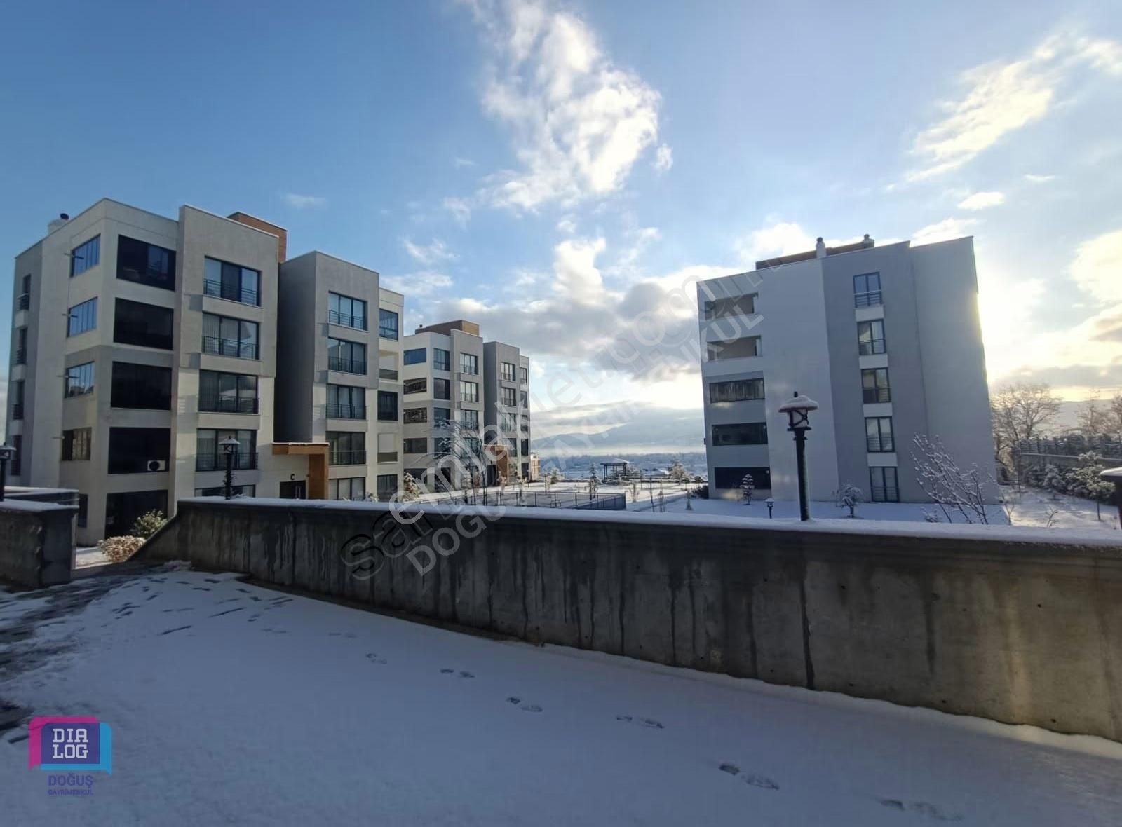 Havuzlu Kapalı Otoparklı Site İçerisinde 3+1 Net 115m2 Daire - Görsel 2