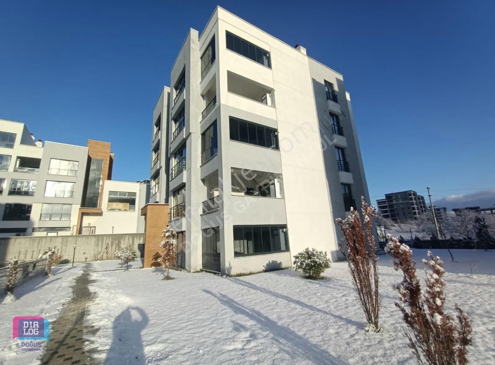 Havuzlu Kapalı Otoparklı Site İçerisinde 3+1 Net 115m2 Daire - Görsel 14