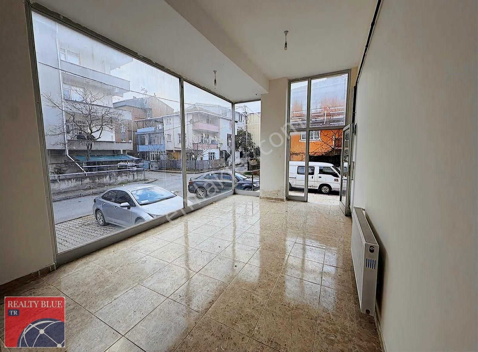 Kartal Topselvi Kiralık İskanlı Köşe Dükkan Depo