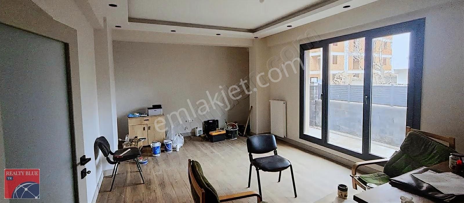 Sultanbeyli Eşref Bitlis Cad Çok Yakın Site İçi 3+1