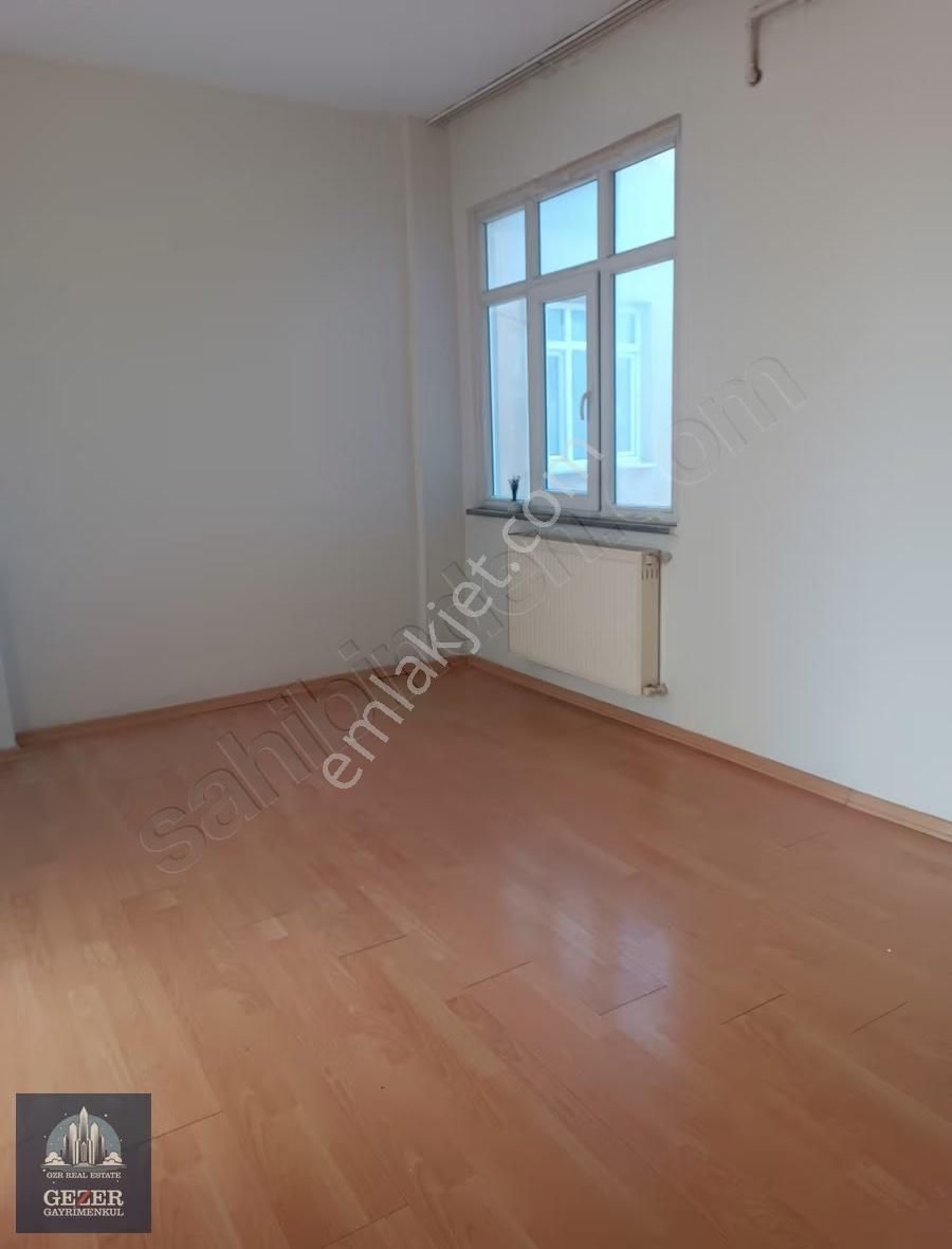 Küçükköyde Kiralık Orta Kat Daire