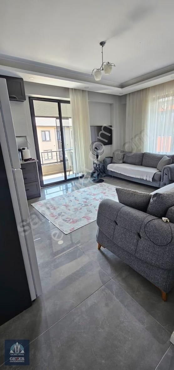 Karasuda Üniversiteye Yurtlara Yakın Sitede Kiralık Eşyalı Daire - Görsel 3