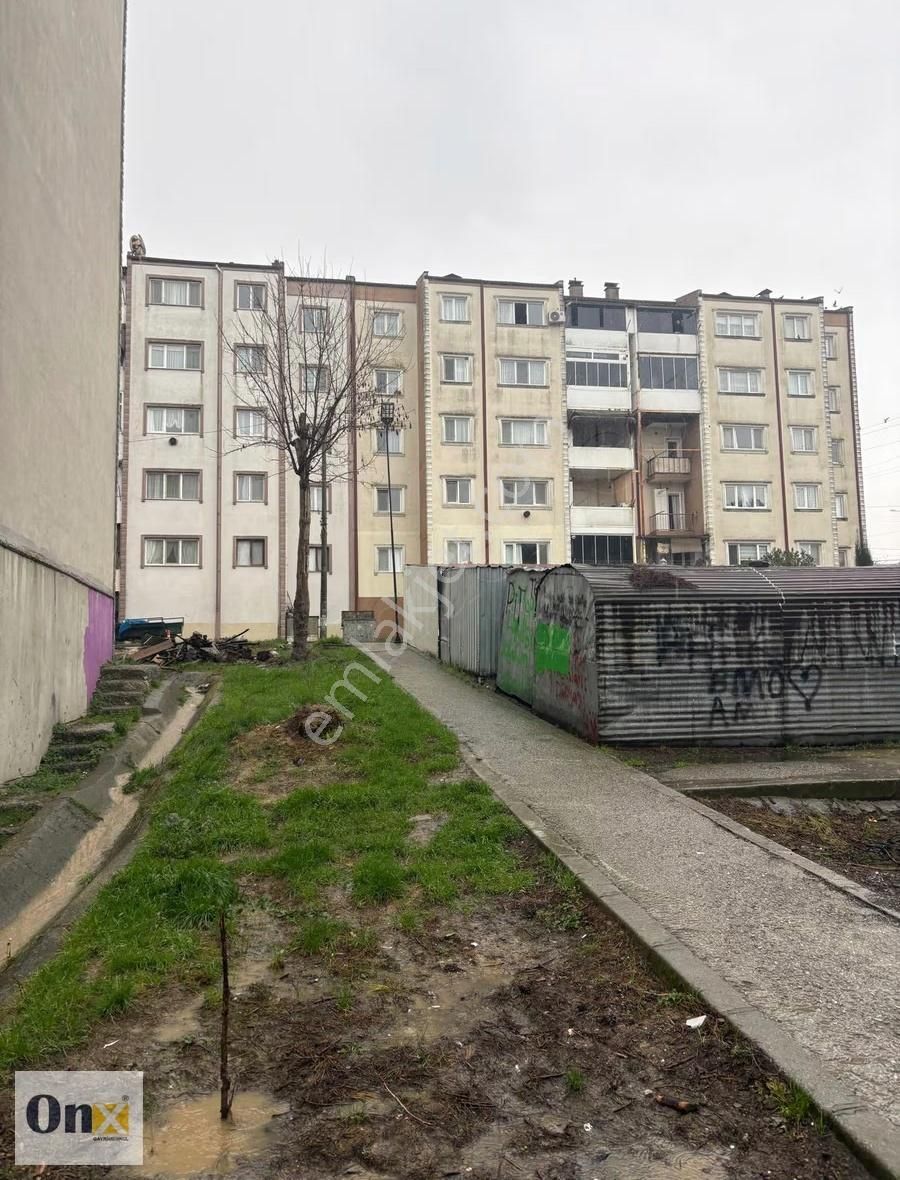 Ferizli Göçmen Konutlarında 5. Kat 2+1 Kiralık Daire