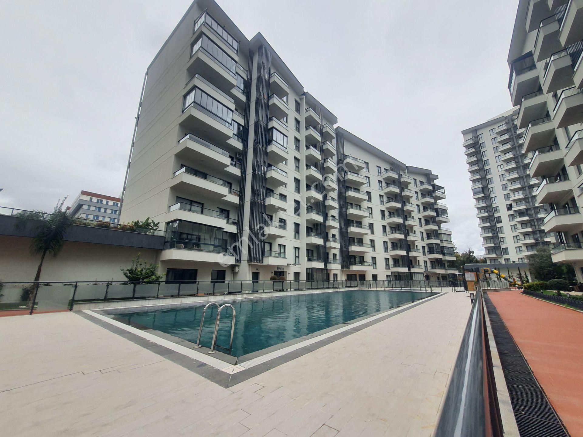 Yaşar Ünv. Yanı Park Yaşam Bornova Sitesinde 1+1 Kiralık Daire