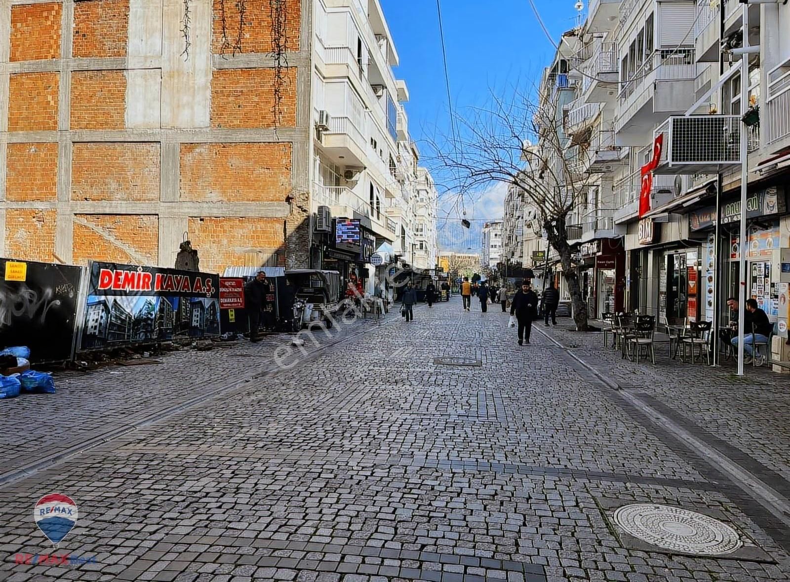14 Karşıyaka Çarşı Yıldız Pasajında Kıralık Dükkan - Görsel 10