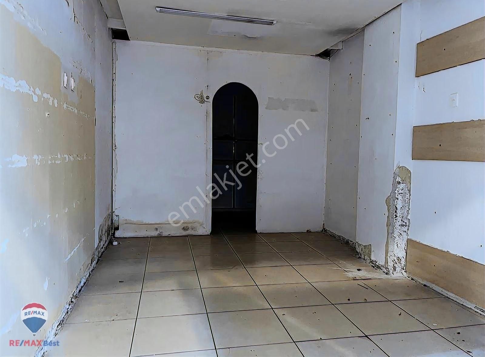 14 Karşıyaka Çarşı Yıldız Pasajında Kıralık Dükkan - Görsel 5