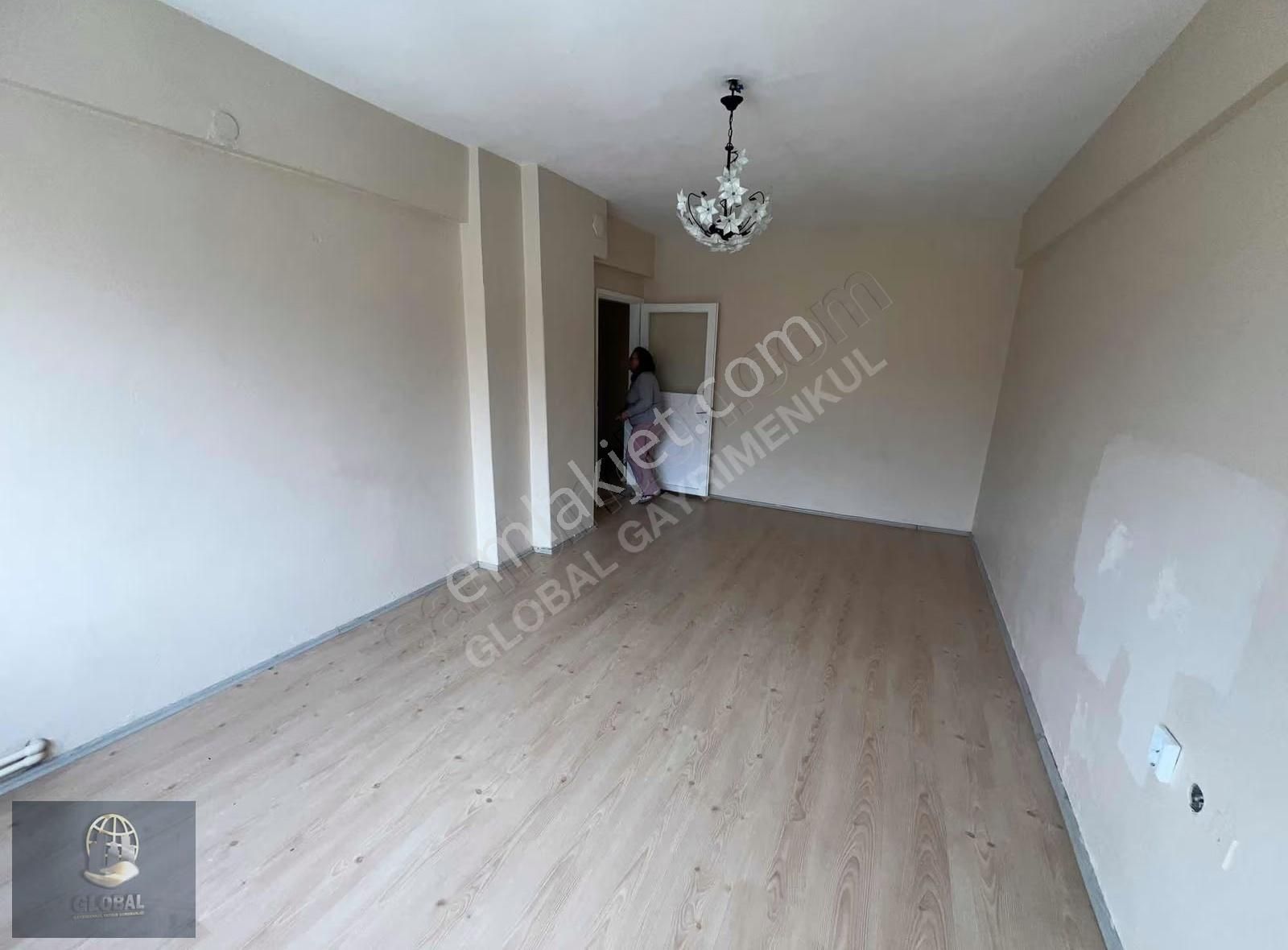 Çarşı Merkezi Konumda Güney Cephe 2+1 - Görsel 10