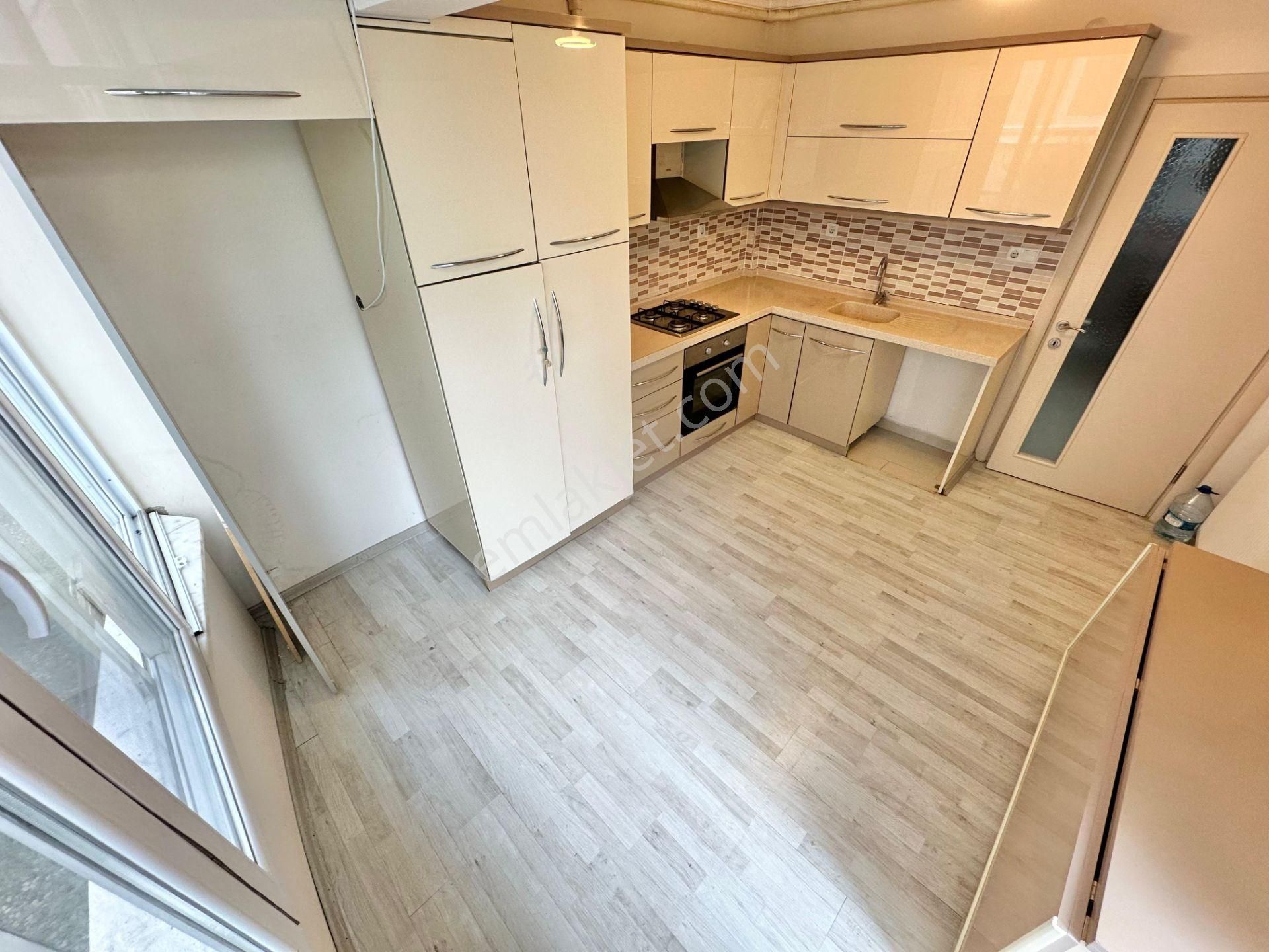 ꧁ay Emlaktan꧂akçay Merkezde Müstakil Tadında Ön Cephe Ebeveyn Banyolu 3 Adet Balkonlu 3+1 Daire - Görsel 5