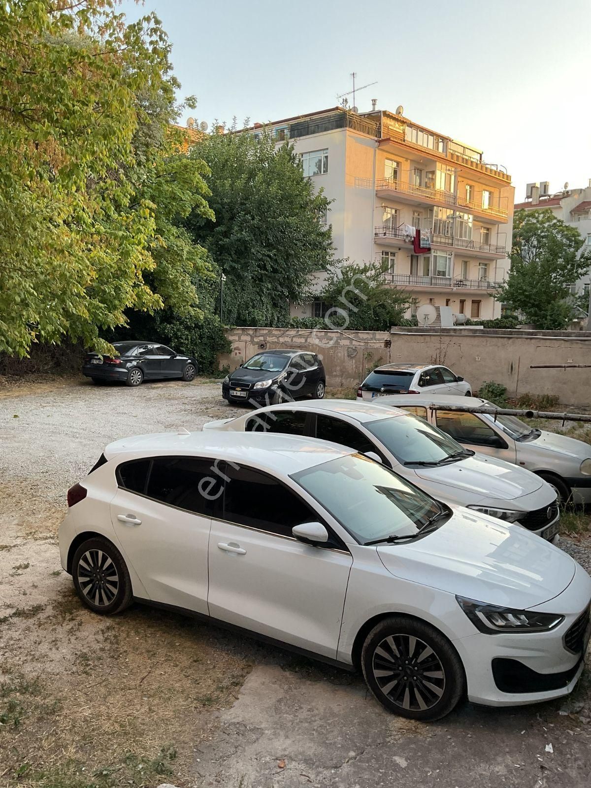 Tunalı'nın En Güzel Yeri Büklüm Sokak'ta Ön Cephe 3+1 Otoparklı - Görsel 8