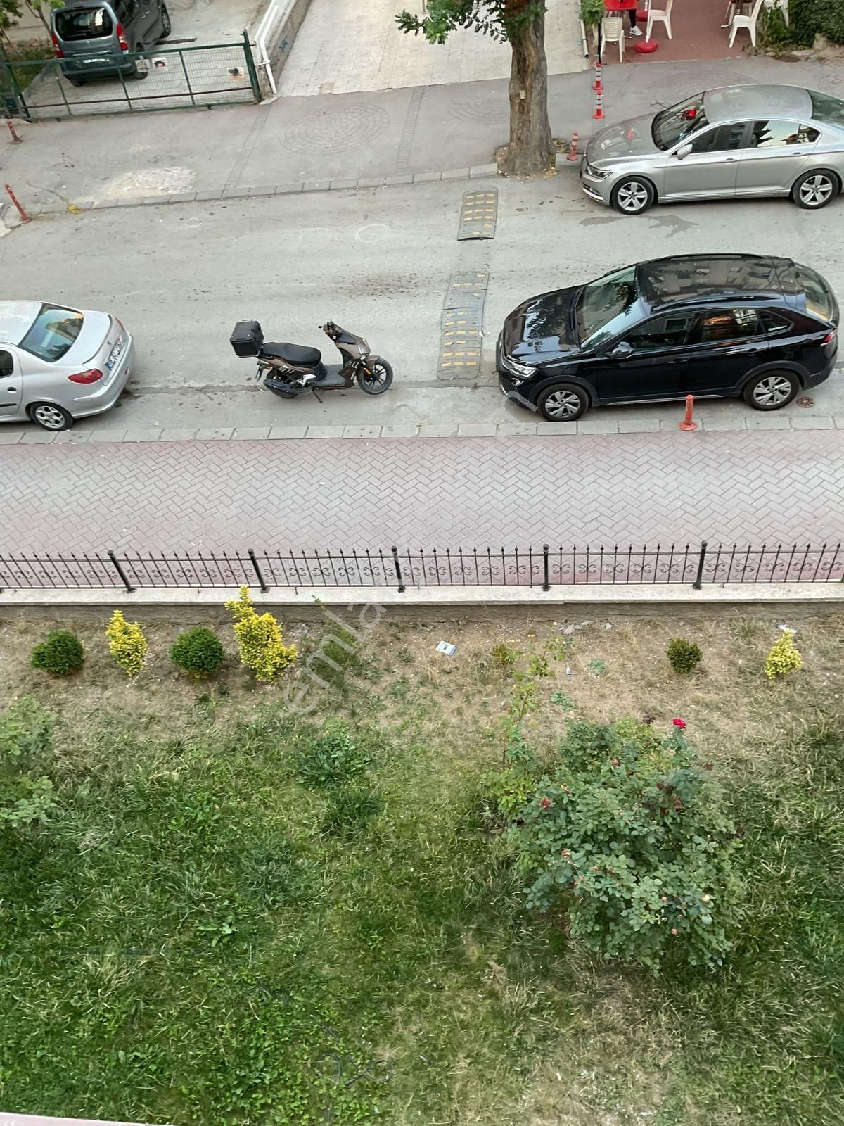 Tunalı'nın En Güzel Yeri Büklüm Sokak'ta Ön Cephe 3+1 Otoparklı - Görsel 7