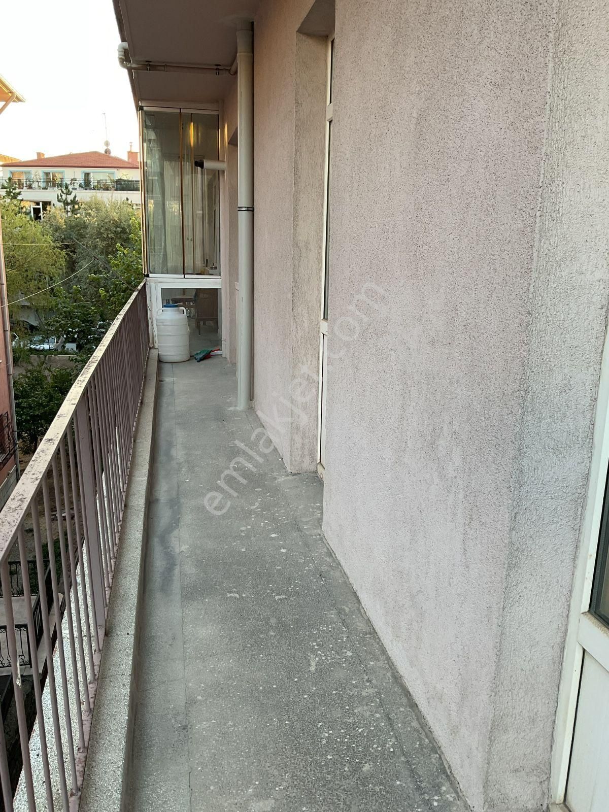 Tunalı'nın En Güzel Yeri Büklüm Sokak'ta Ön Cephe 3+1 Otoparklı - Görsel 6