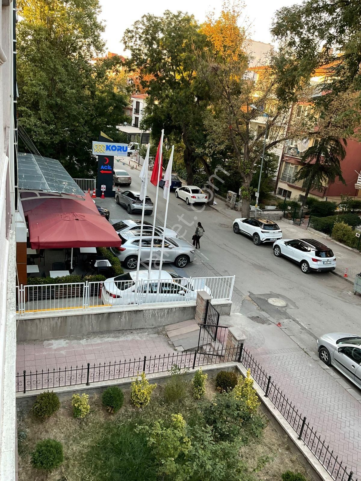 Tunalı'nın En Güzel Yeri Büklüm Sokak'ta Ön Cephe 3+1 Otoparklı - Görsel 3