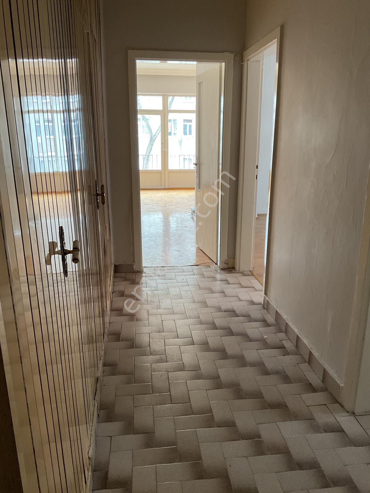 Tunalı'nın En Güzel Yeri Büklüm Sokak'ta Ön Cephe 3+1 Otoparklı - Görsel 25