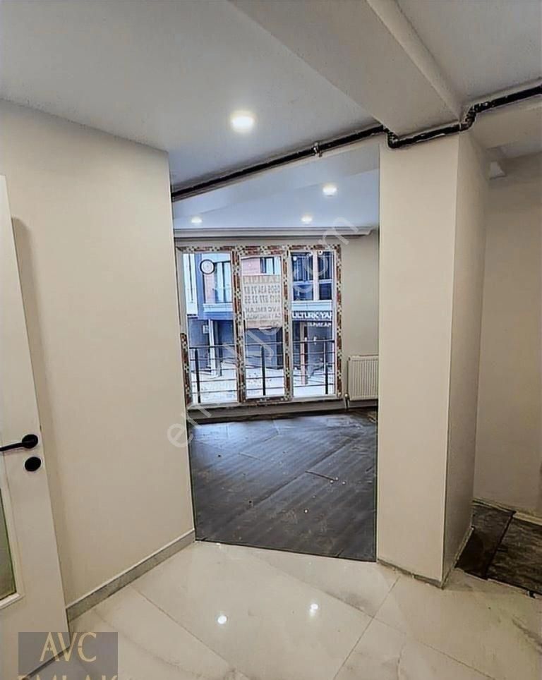 Metrobüse 2 Dakika Mesafede, Açık Mutfaklı 2+1 Satılık Daire - Görsel 6