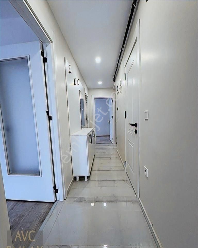 Yeşilova'da E-5'e 2 Dakika! Köşe Konum, Kapalı Otoparklı Sıfır 2 - Görsel 16