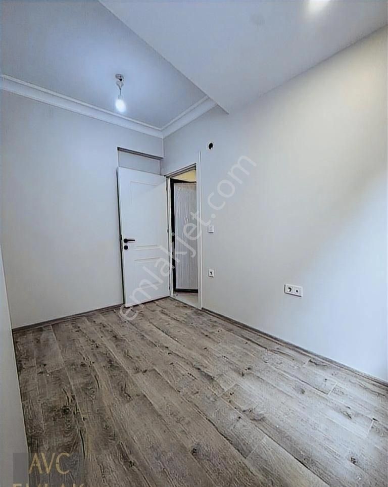 Yeşilova'da E-5'e 2 Dakika! Köşe Konum, Kapalı Otoparklı Sıfır 2 - Görsel 10