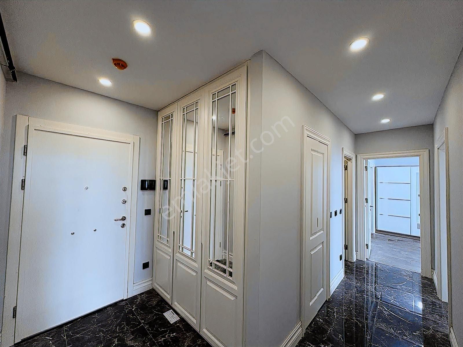 Azur Marmara Sitesin'de Panoromik Deniz Manzaralı 2+1 Daire - Görsel 22