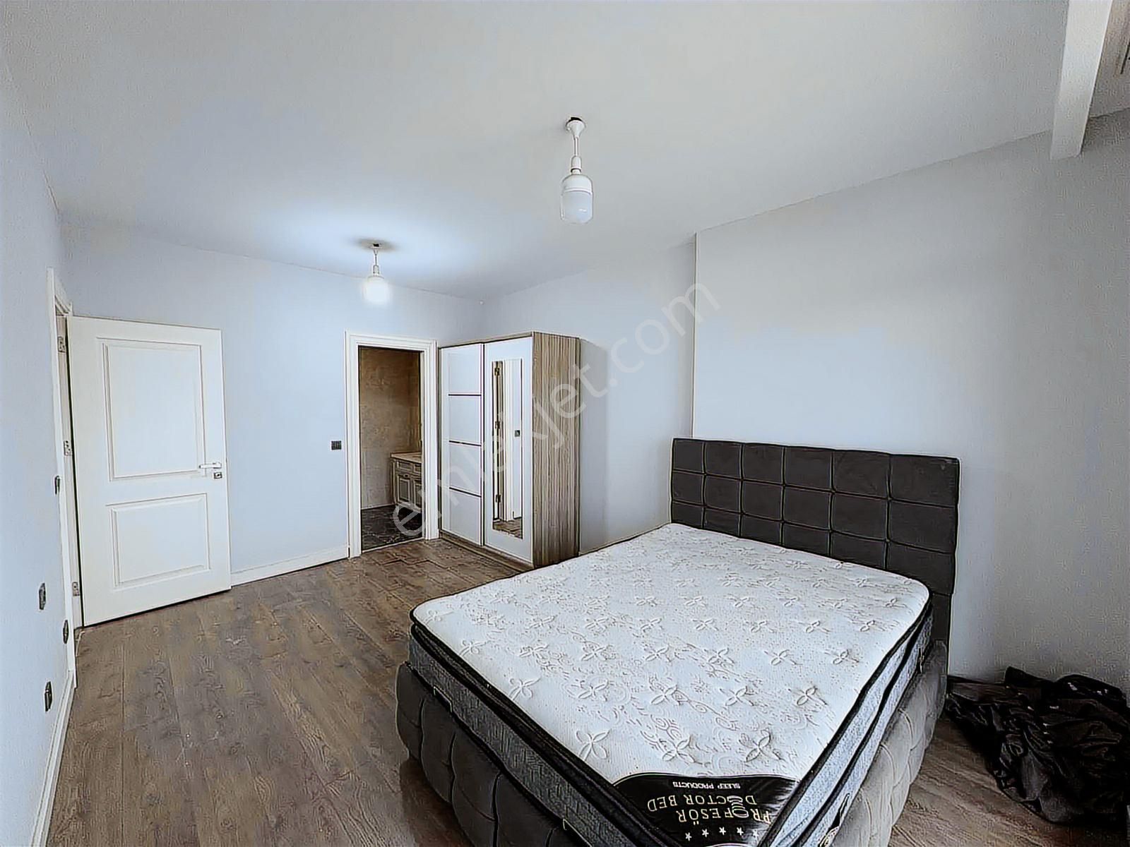 Azur Marmara Sitesin'de Panoromik Deniz Manzaralı 2+1 Daire - Görsel 13