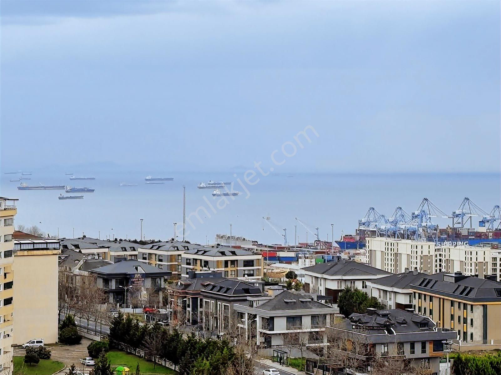 Azur Marmara Sitesin'de Panoromik Deniz Manzaralı 2+1 Daire - Görsel 14