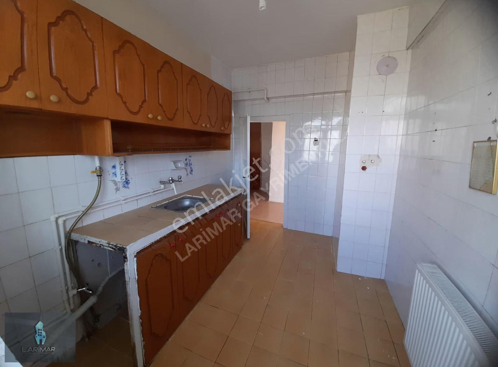 Larimar Gayrimenkulden Stadyumun Karsısında Kiralık 2+1 Daire - Görsel 4