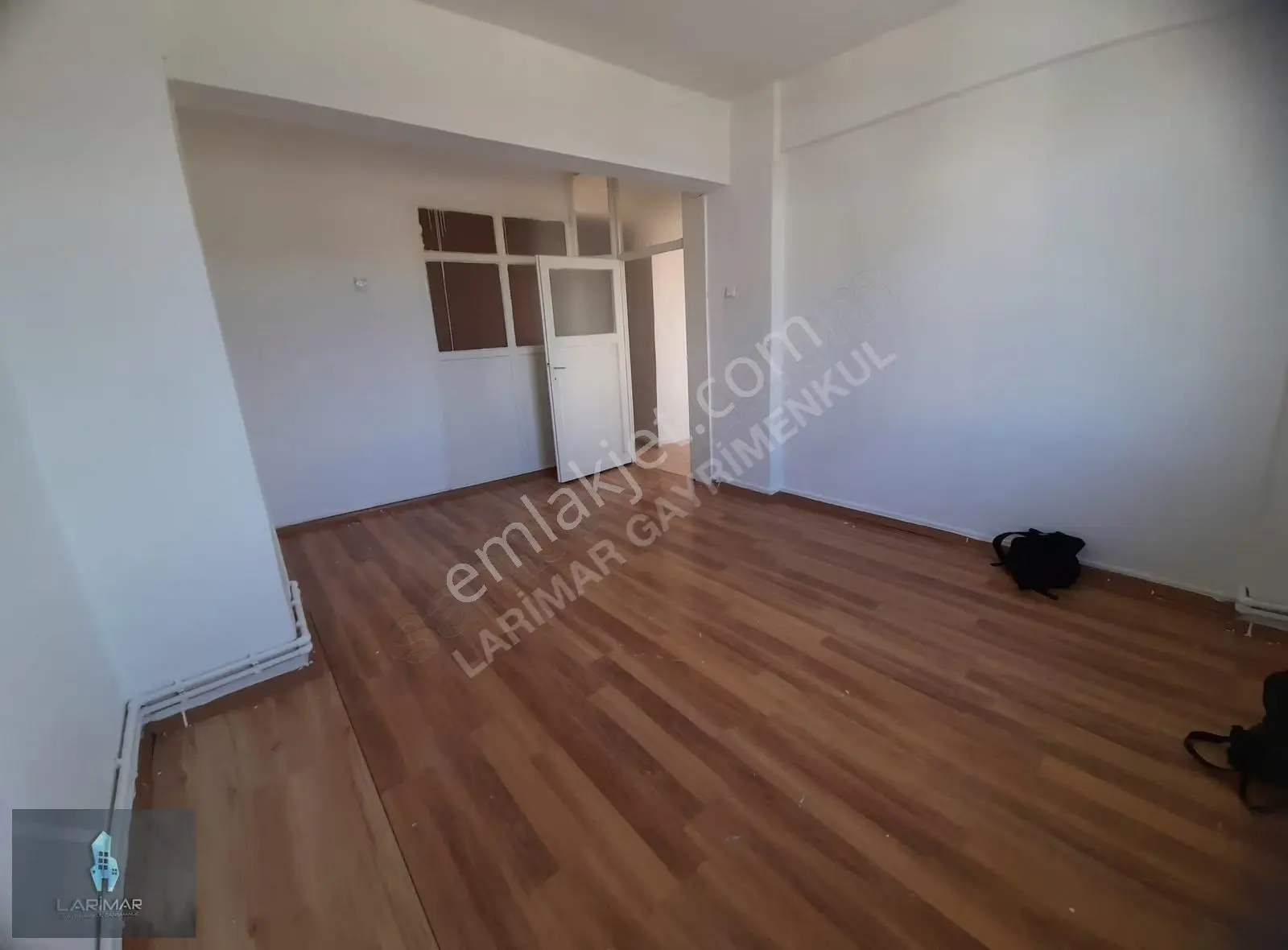 Larimar Gayrimenkulden Stadyumun Karsısında Kiralık 2+1 Daire - Görsel 2