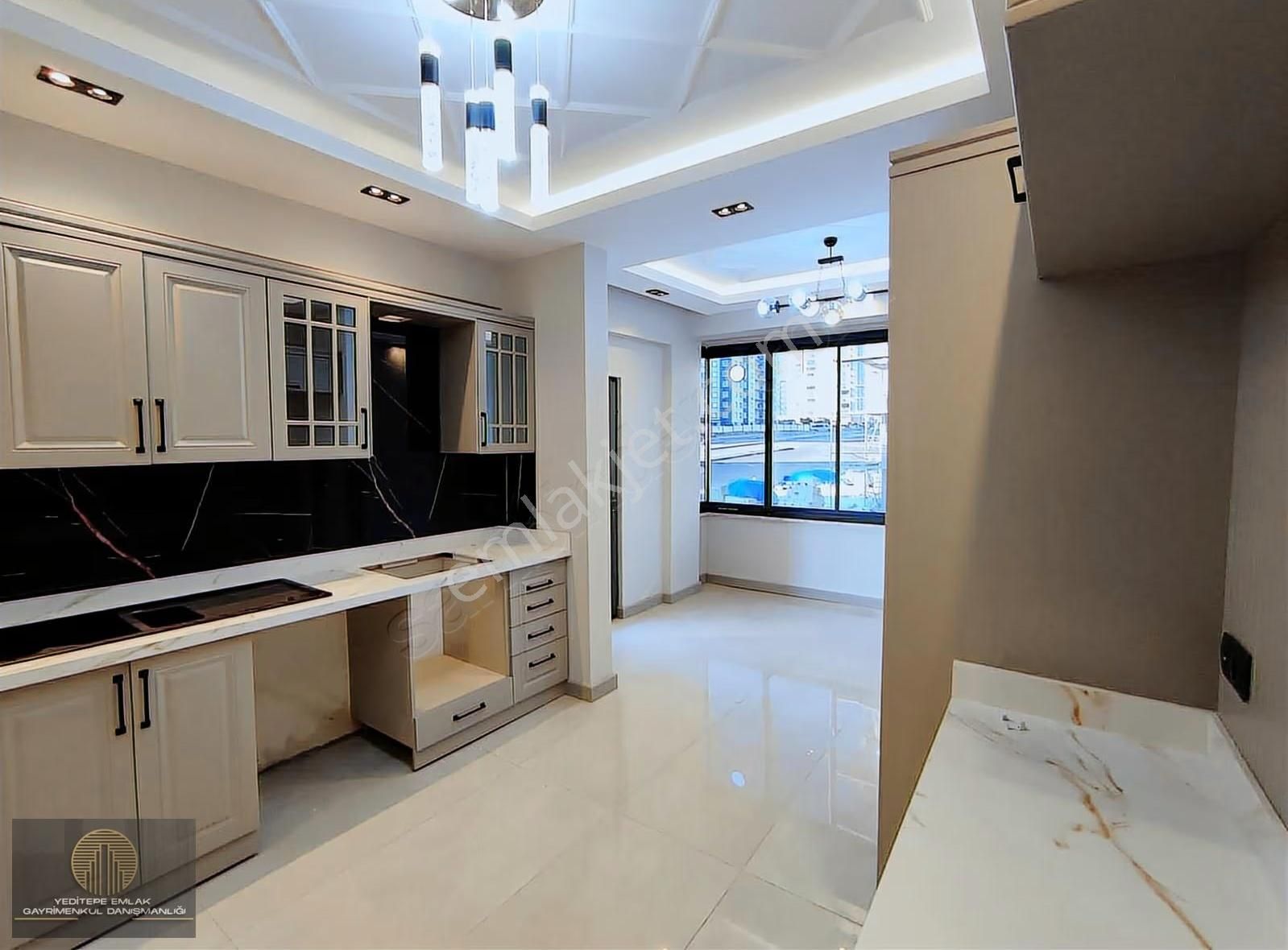 Yeditepe Emlak'tan Tramvay Yakını Lüx Yapılı 2,5+1