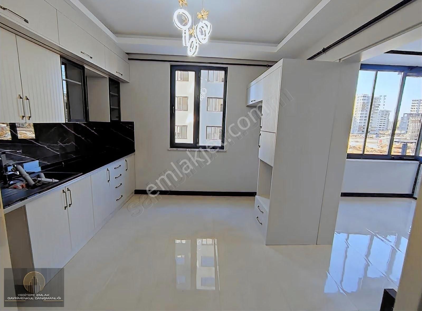 Yeditepe Emlak Mutlu Yaşam Tercih Edenlere Lüx Yapılı 3,5+1 - Görsel 2