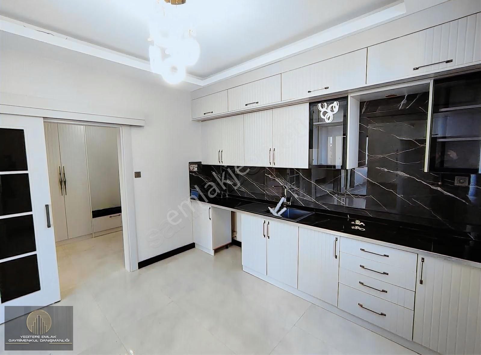 Yeditepe Emlak Mutlu Yaşam Tercih Edenlere Lüx Yapılı 3,5+1 - Görsel 16