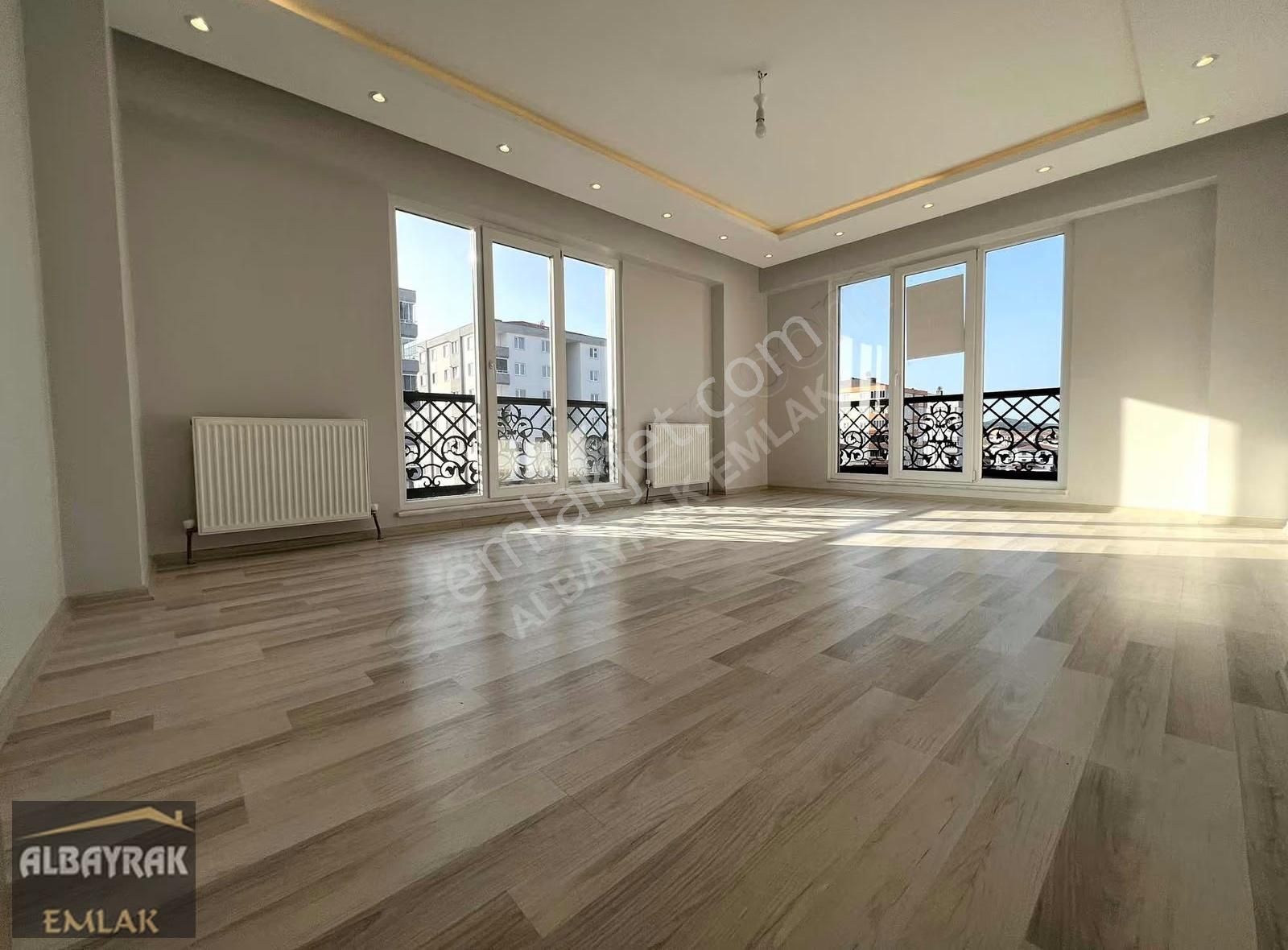 Albayrak'tan Kapalı Açık Otoparklı Kullanışlı Önü Açık Daıre