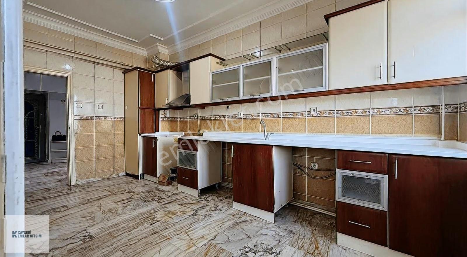 Osman Kavuncu Mah. 3+1 Kiralık Ara Kat Daire