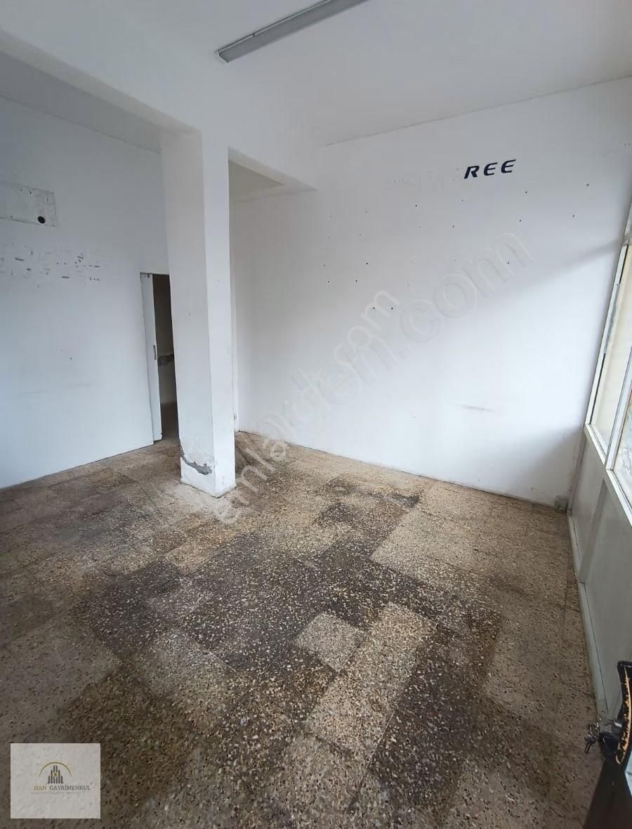 Buca Vergi Dairesi Yakını Kiralık Dükkan - Görsel 9