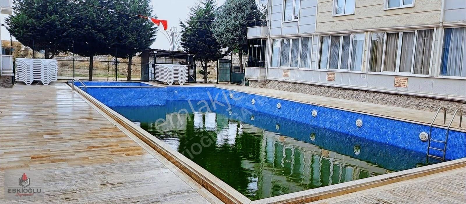 Üniversite. 32 Evler Plajına Kafelere 100 Metre (kapalı Mutfak)