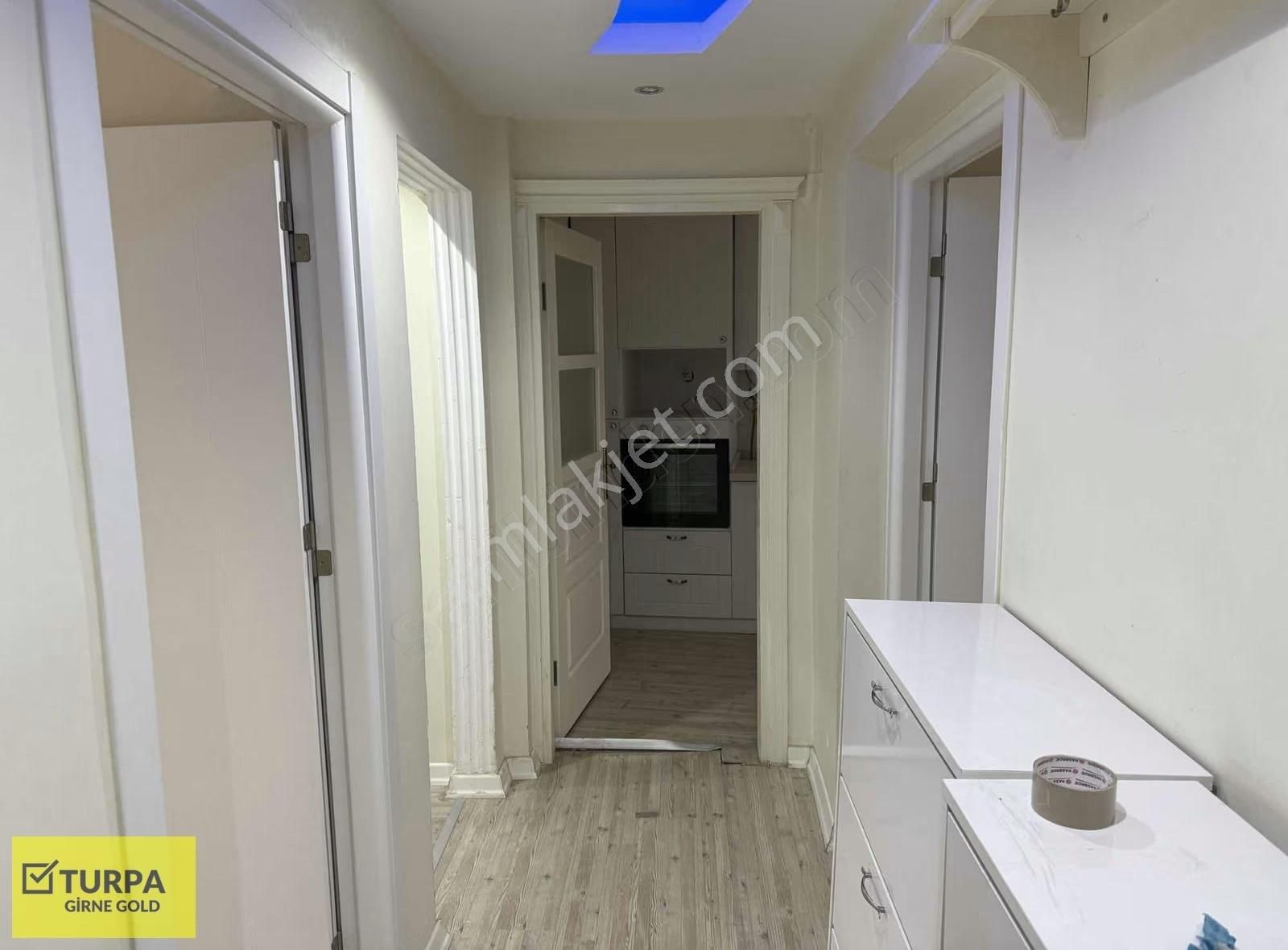 Tarihi Asansör Yakını Kiralık 3+1 - Görsel 6