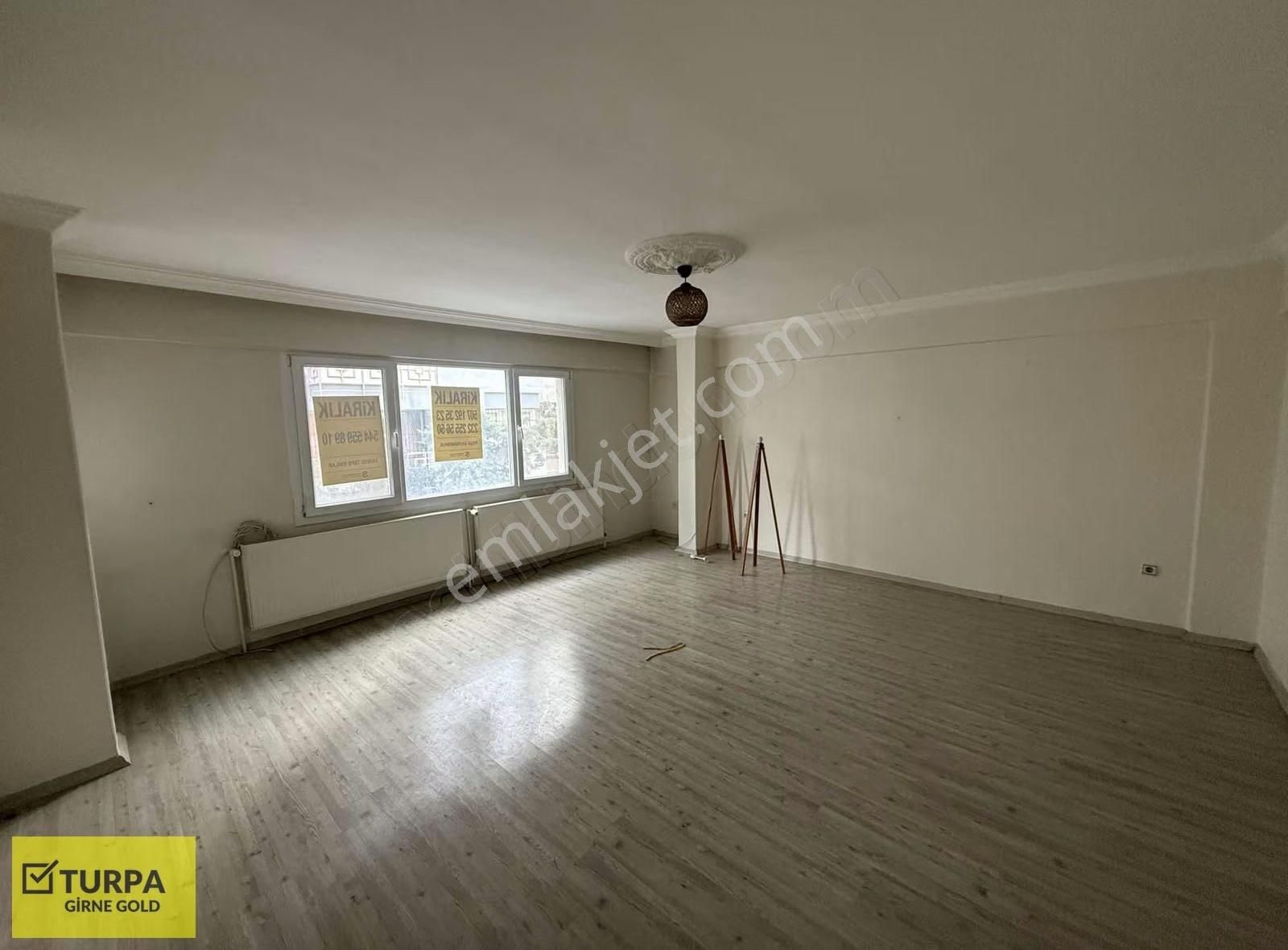 Tarihi Asansör Yakını Kiralık 3+1