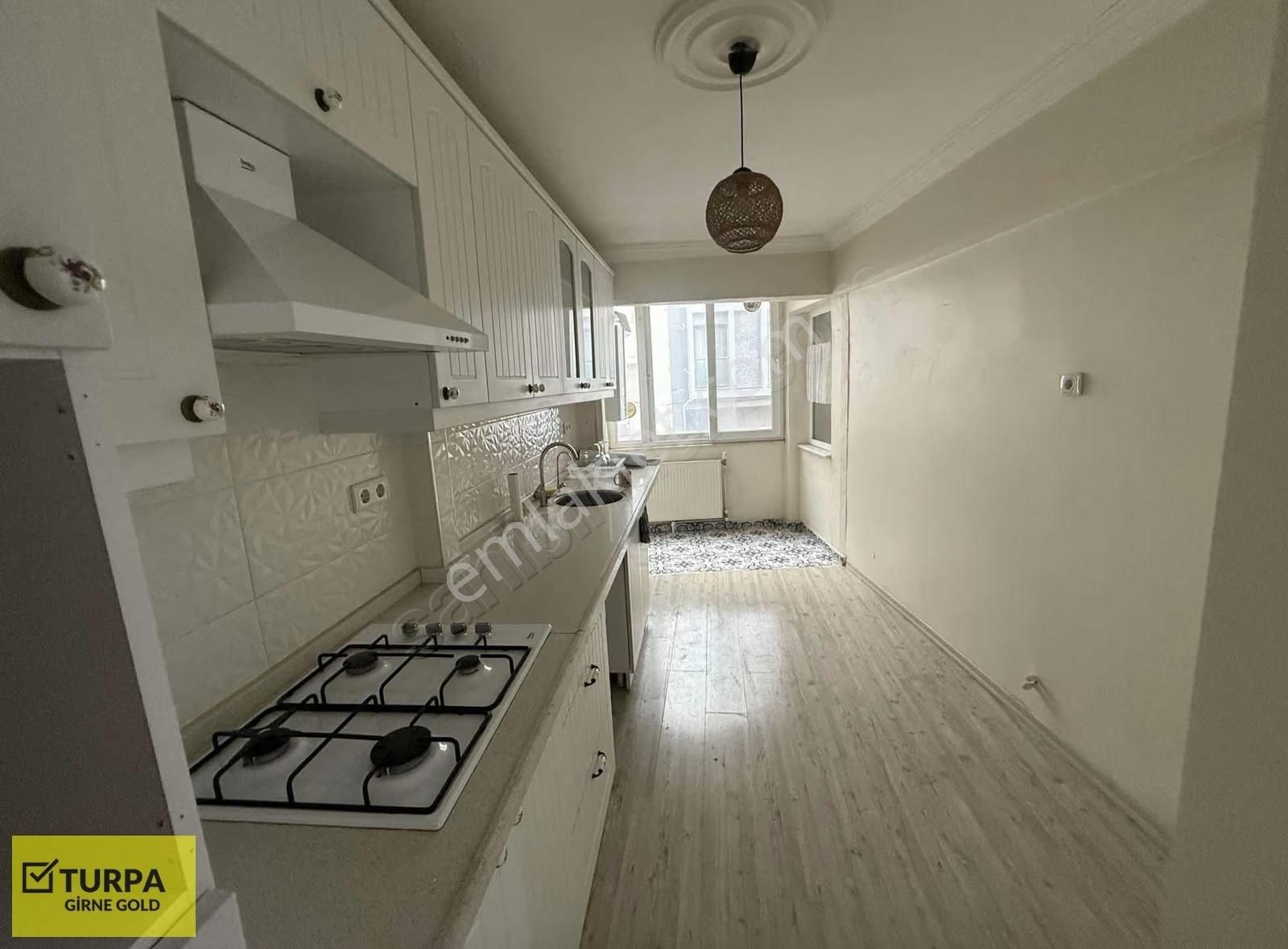 Tarihi Asansör Yakını Kiralık 3+1 - Görsel 5